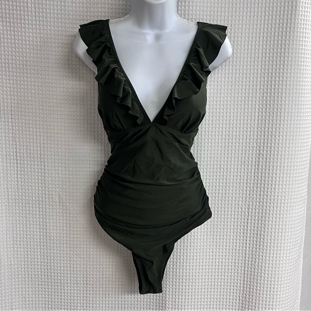 Cupshe ladies Ruffled V-Neck Swimsuit size XL (NWT)